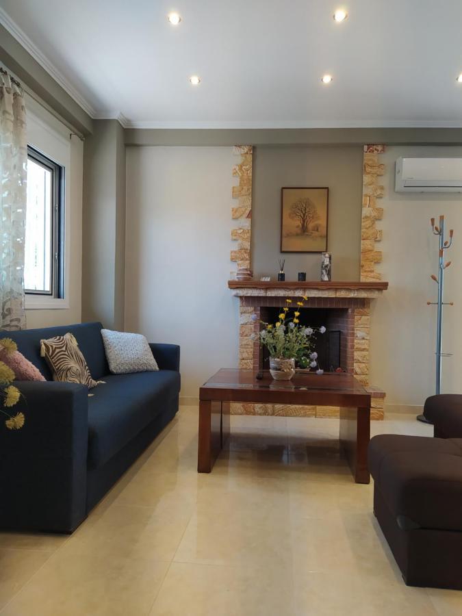 Just Constructed! Vila Gastouni Exterior foto