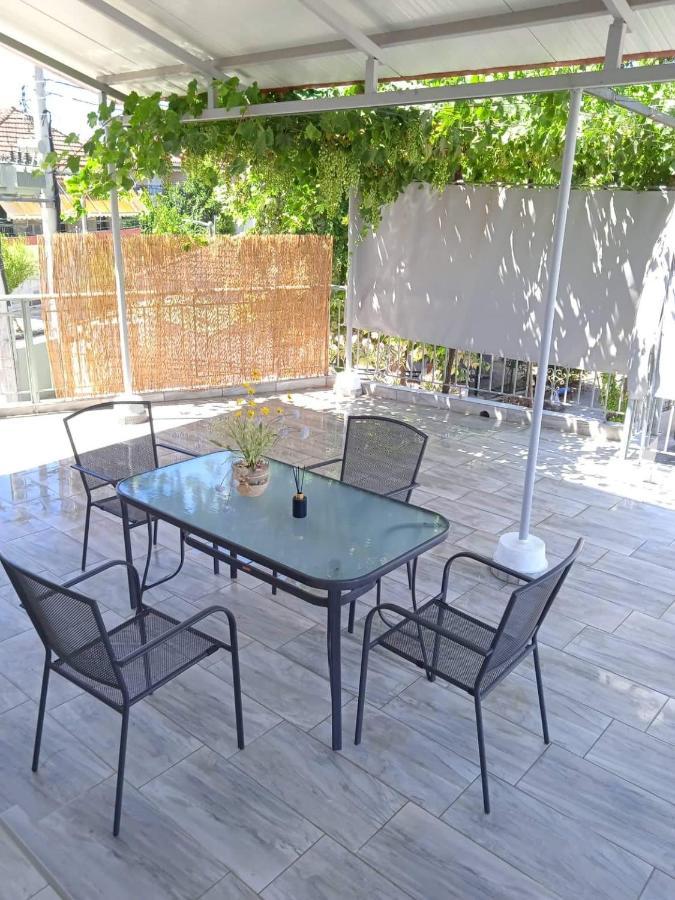Just Constructed! Vila Gastouni Exterior foto