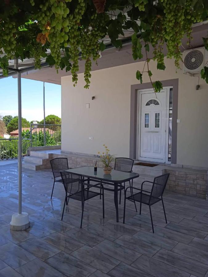 Just Constructed! Vila Gastouni Exterior foto
